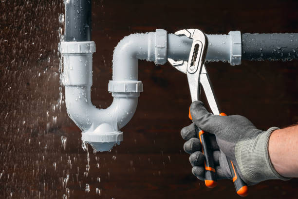 Professional Leak Detection technician working in Reading, MA
